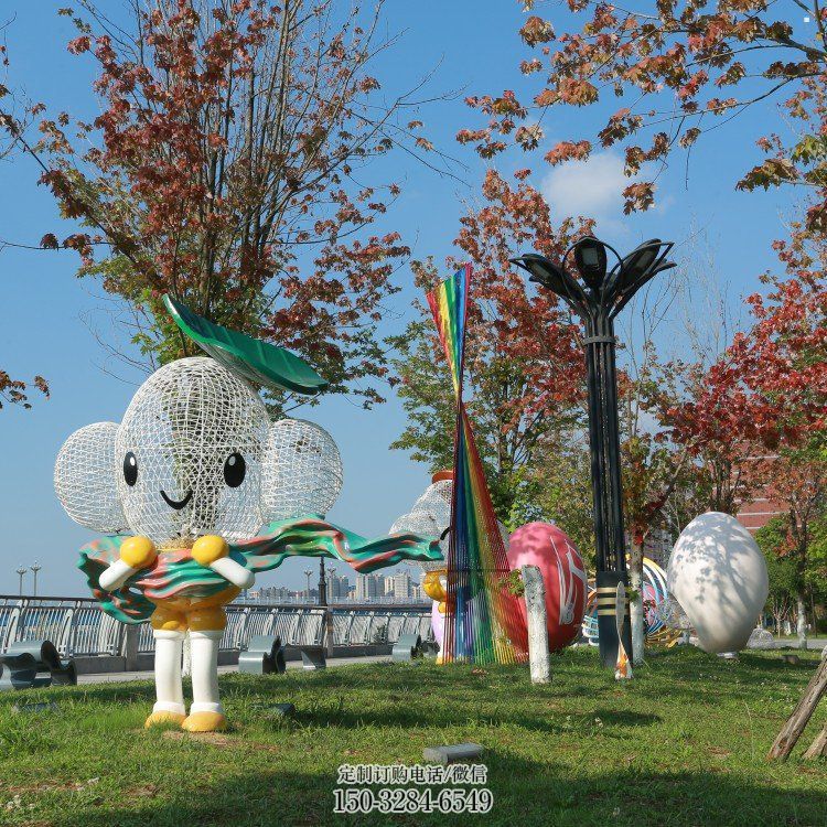 遂宁户外镂空卡通雕塑供应,花园小品,铁艺卡通雕塑展品 遂宁户外镂空卡通雕塑供应,花园小品,铁艺卡通雕塑展品